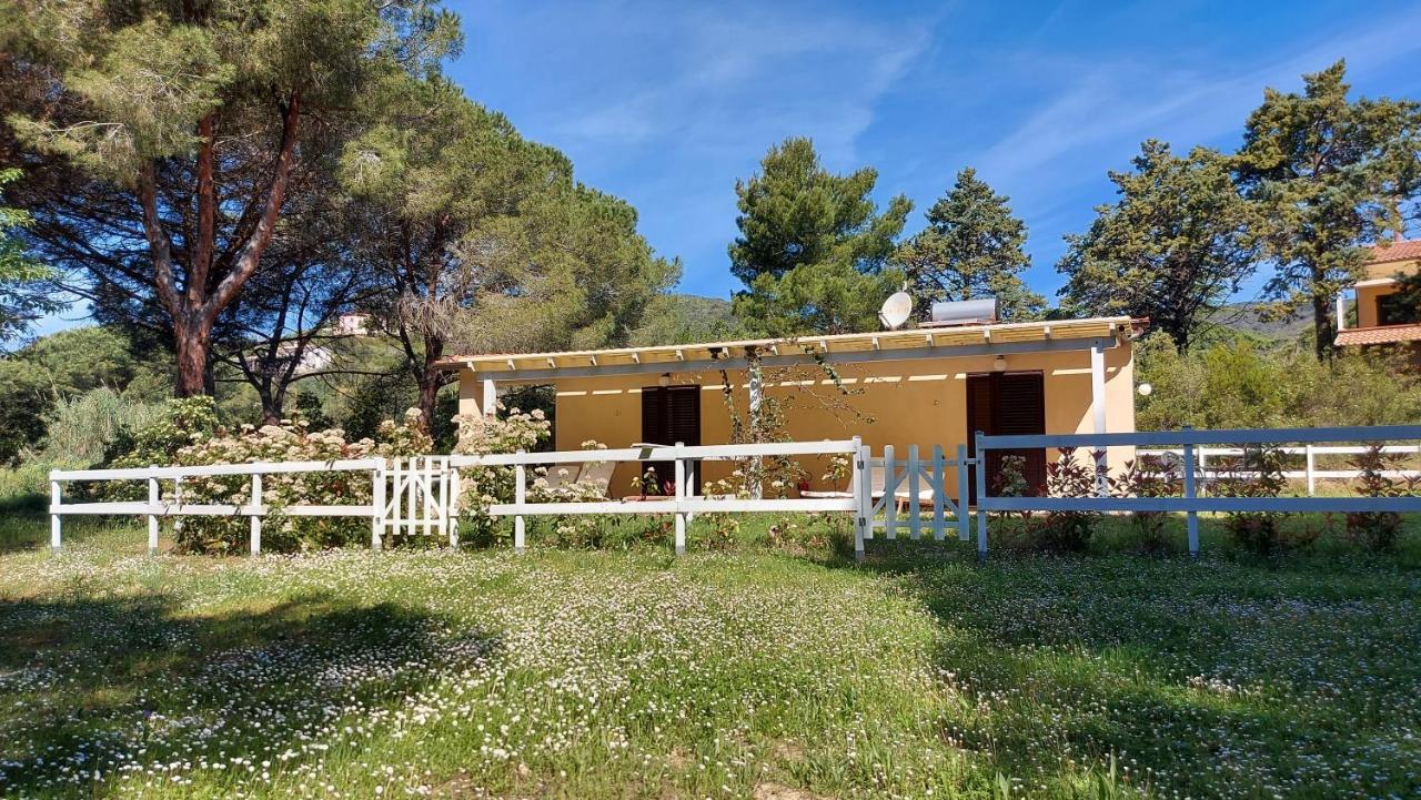 Hotel Giardino Capoliveri  Exterior photo