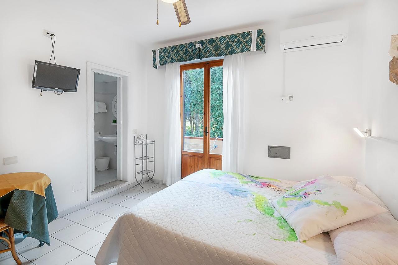 Hotel Giardino Capoliveri  Exterior photo
