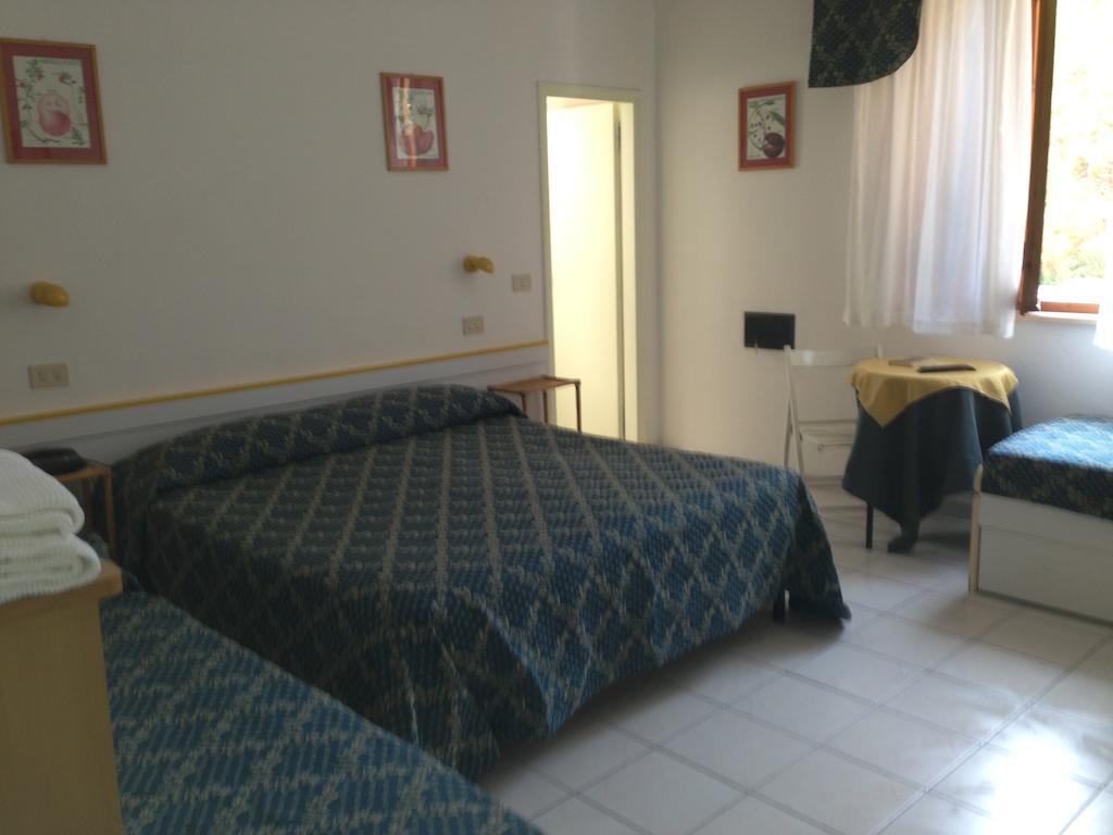 Hotel Giardino Capoliveri  Room photo