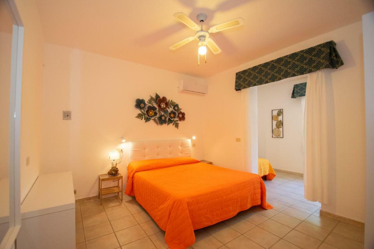 Hotel Giardino Capoliveri  Exterior photo